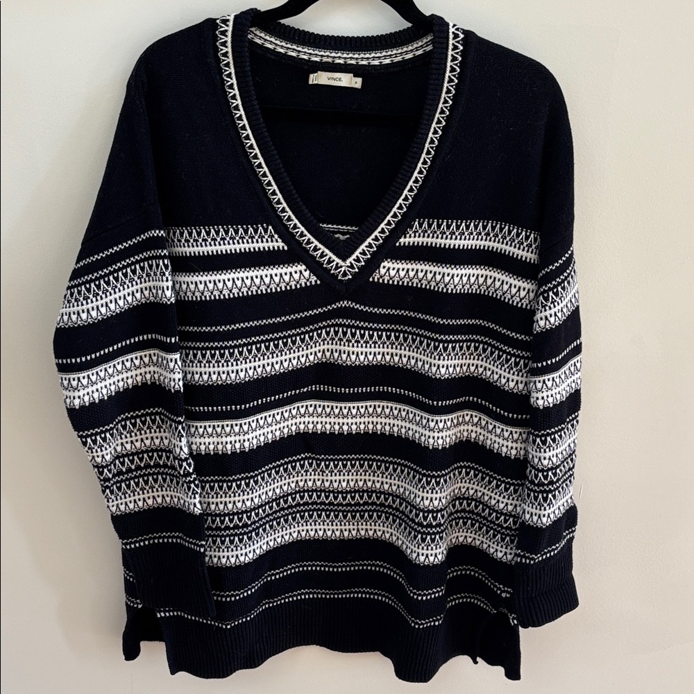Vince Black and White Patterned V-Neck Sweater